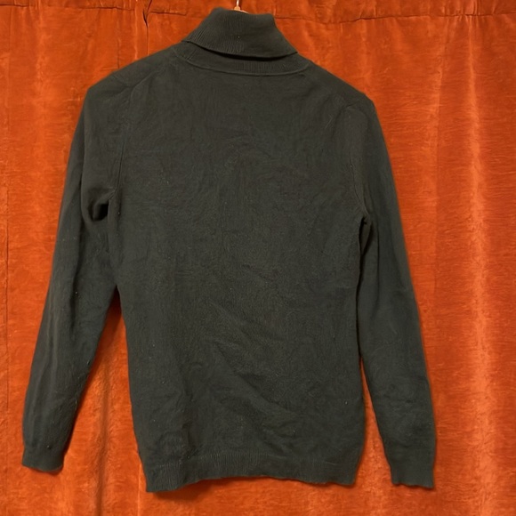 100% Cashmere Charter Club Luxury Forest Green Turtleneck Sweater. Lightly worn. - Picture 2 of 5